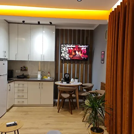 Sunny - Blloku Tirana, Near Апартаменты