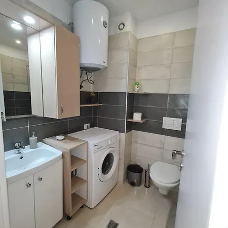Sunny - Blloku Tirana, Near Апартаменты Тирана